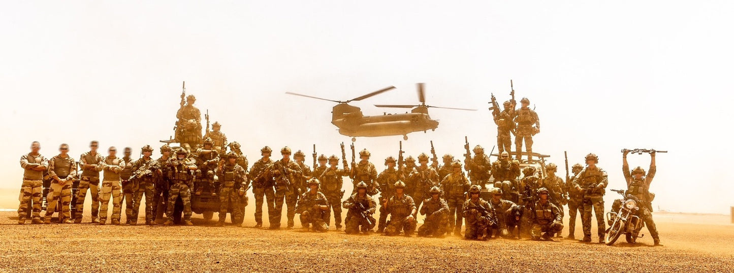 Livre Entre ciel et feu. Histoire du Groupement de Commandos Parachutistes
