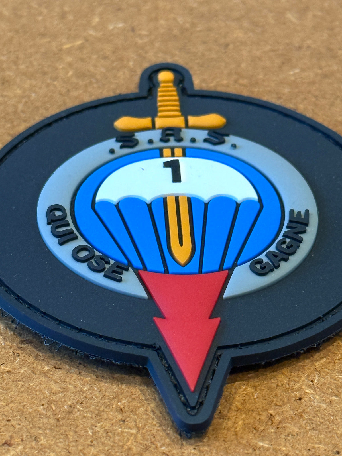 NOUVEAU Patch PVC officiel 1er RPIMa (SAS-QUI OSE GAGNE) – Soutien Commando
