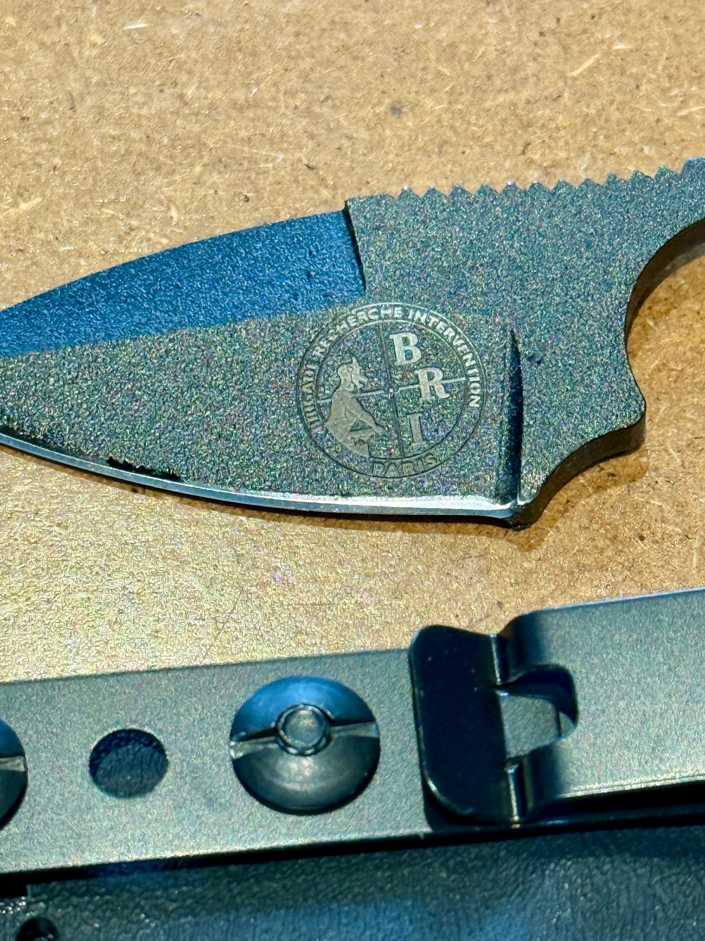 Couteau Wildsteer KRILL manche paracorde officiel BRI