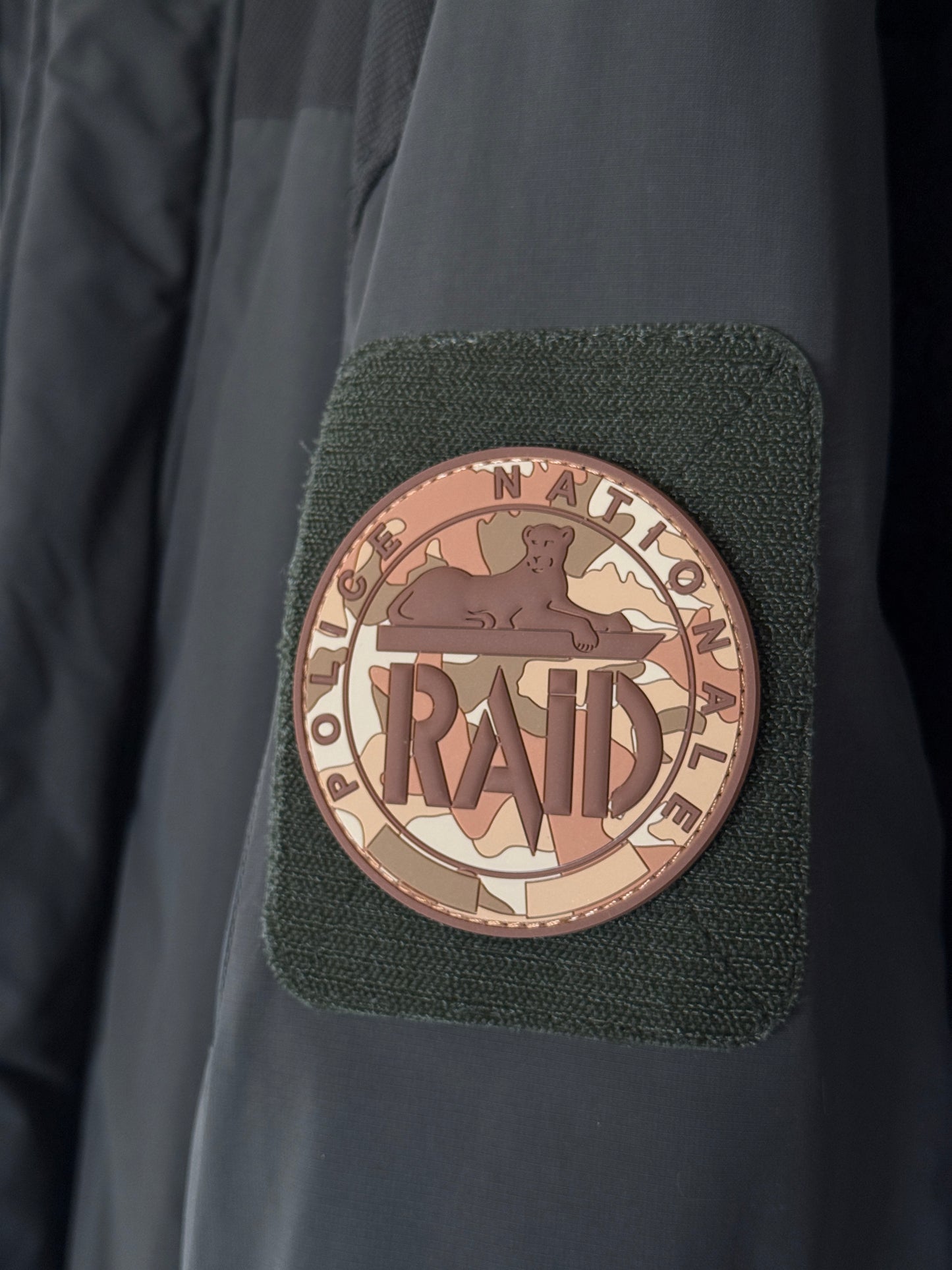 Patch officiel RAID Camo Marron (PVC)